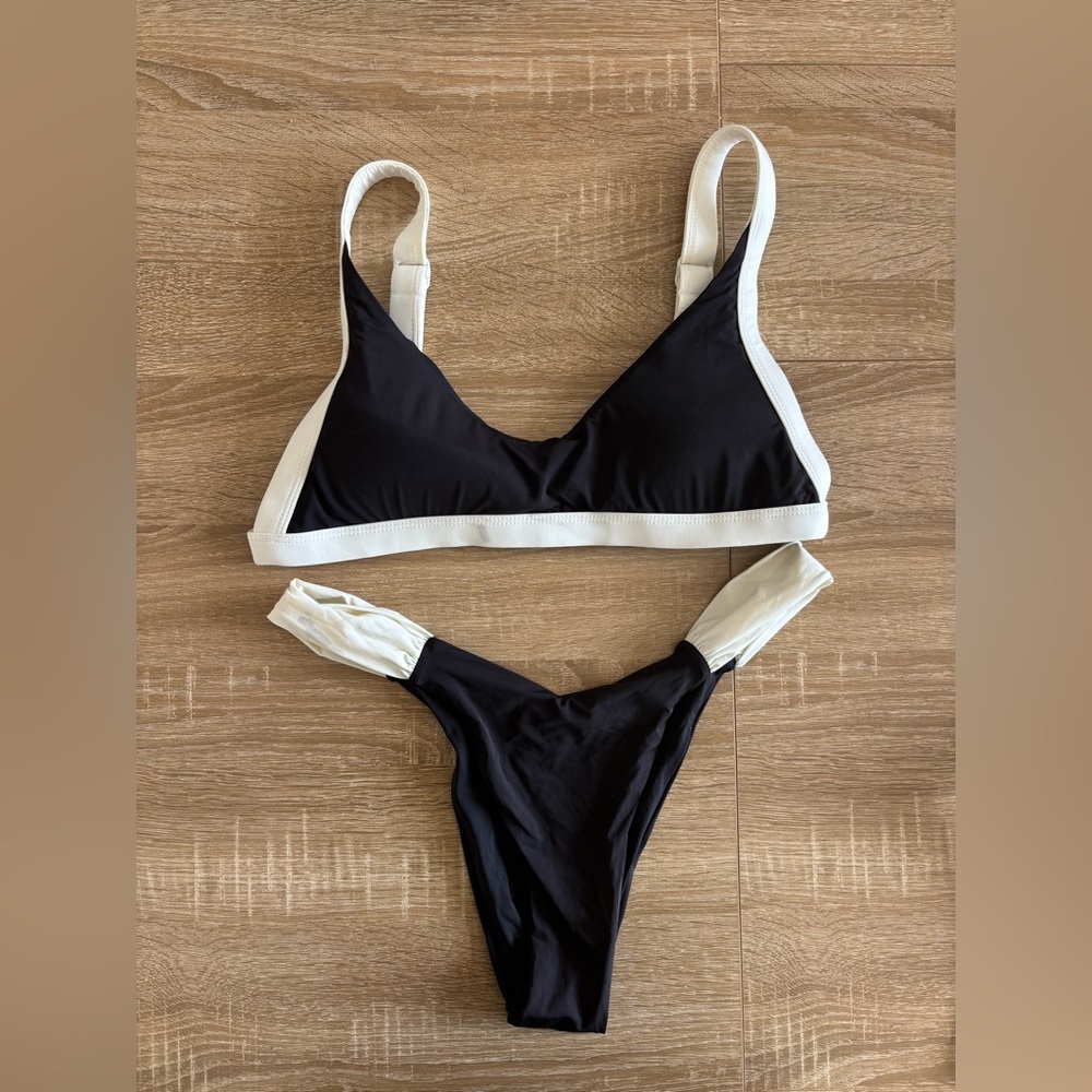 oneone bikini size medium and extra large